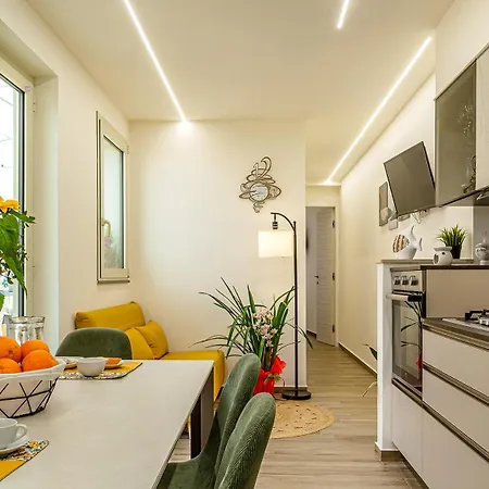 La Casa Di Provvy Apartment